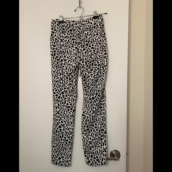 Lou & Grey Leopard Print Cozy Cotton Terry Sweatpants - Picture 1 of 2